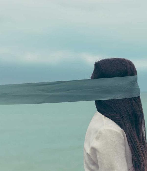 Custom dunkle Blumen